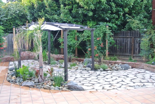 Small California Backyard Transformation: Water wise and Dog Proof!  littlehousesbigdogs
